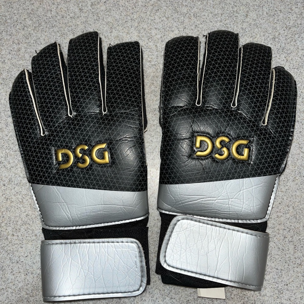 Youth size 7 goalie gloves